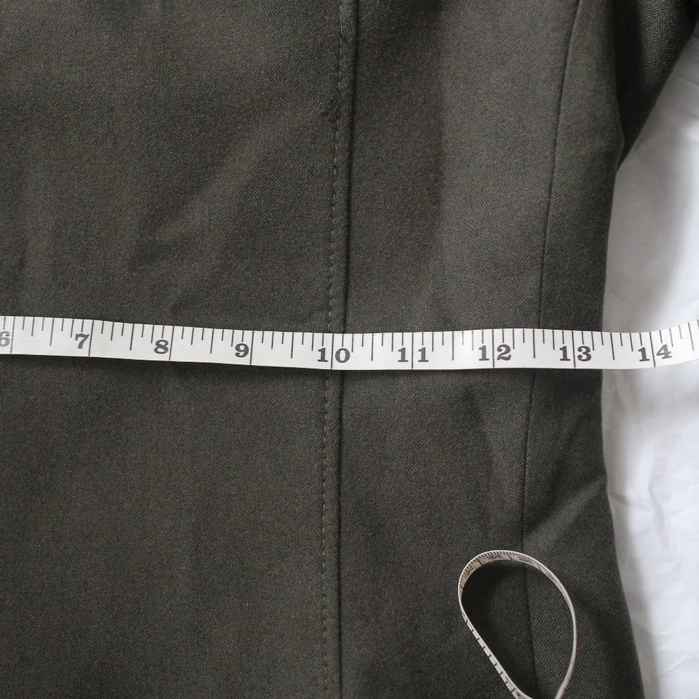 NWT TOPSTITCHED KHAKI SLIT TOP. - Picture 10 of 10
